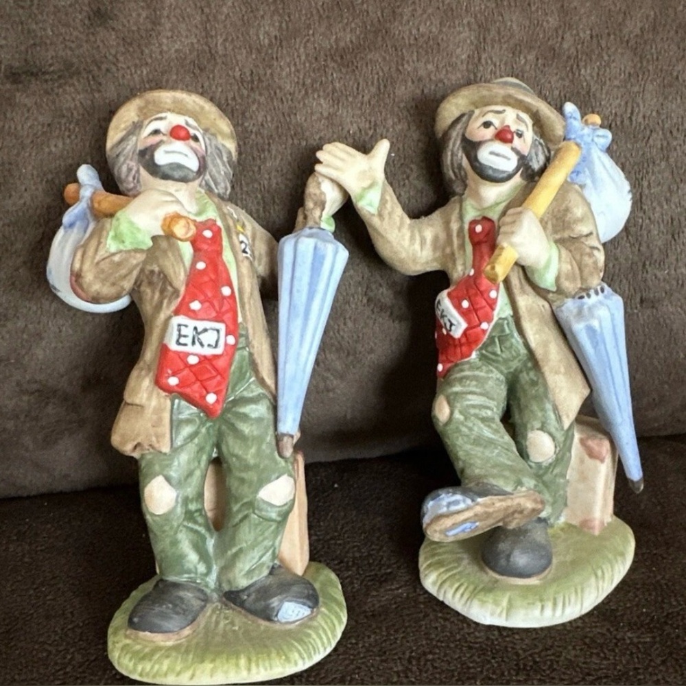 Colorful Clown Figurines with Umbrellas (3 clowns. )